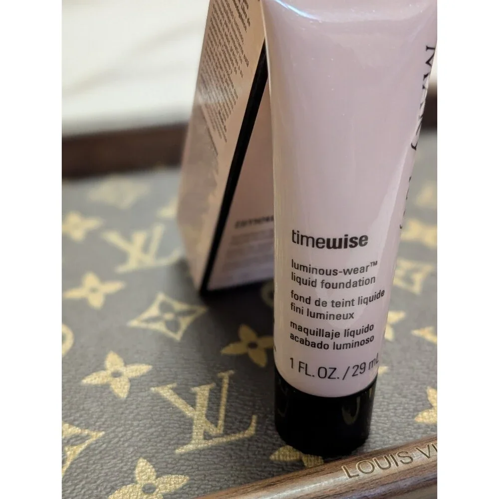 Mary Kay TimeWise Luminous-Wear Liquid Foundation, Ivory 4, 1 fl oz/29 mL